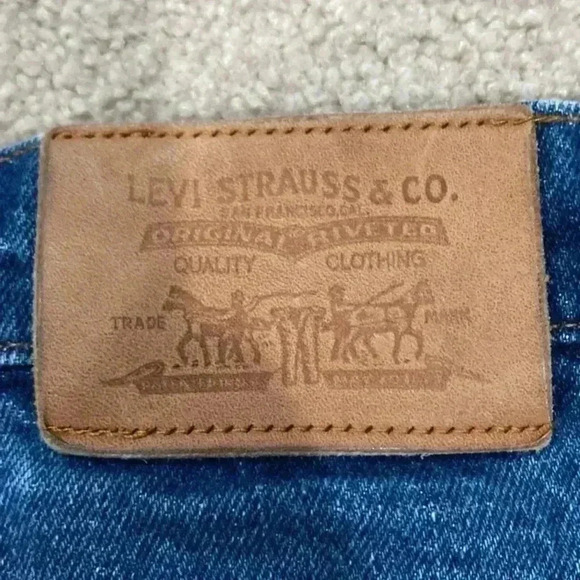 1970s Vintage orange tag label Levi high rise distressed jean shorts - Picture 5 of 7
